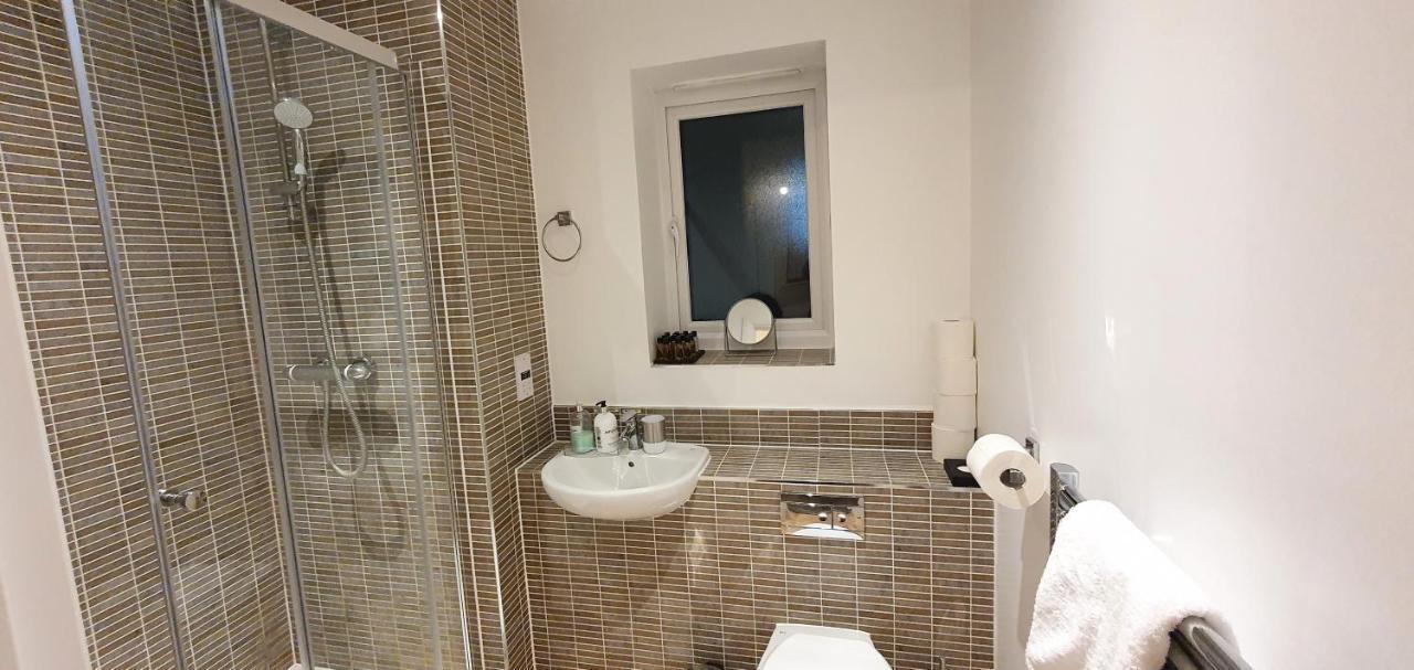 Garland Modern Apartment, Dartford 1 With Parking Extérieur photo