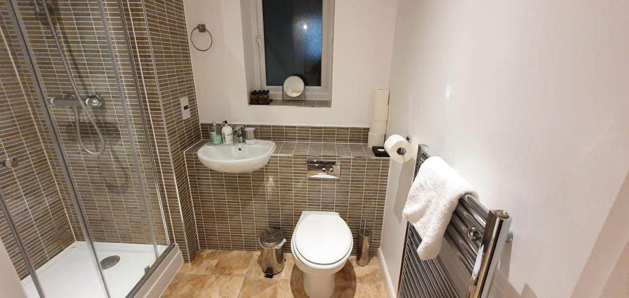 Garland Modern Apartment, Dartford 1 With Parking Extérieur photo