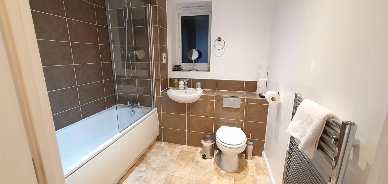 Garland Modern Apartment, Dartford 1 With Parking Extérieur photo