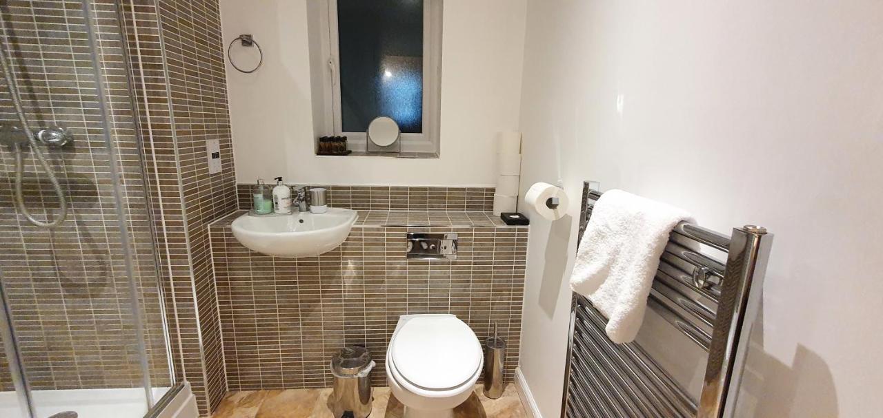 Garland Modern Apartment, Dartford 1 With Parking Extérieur photo