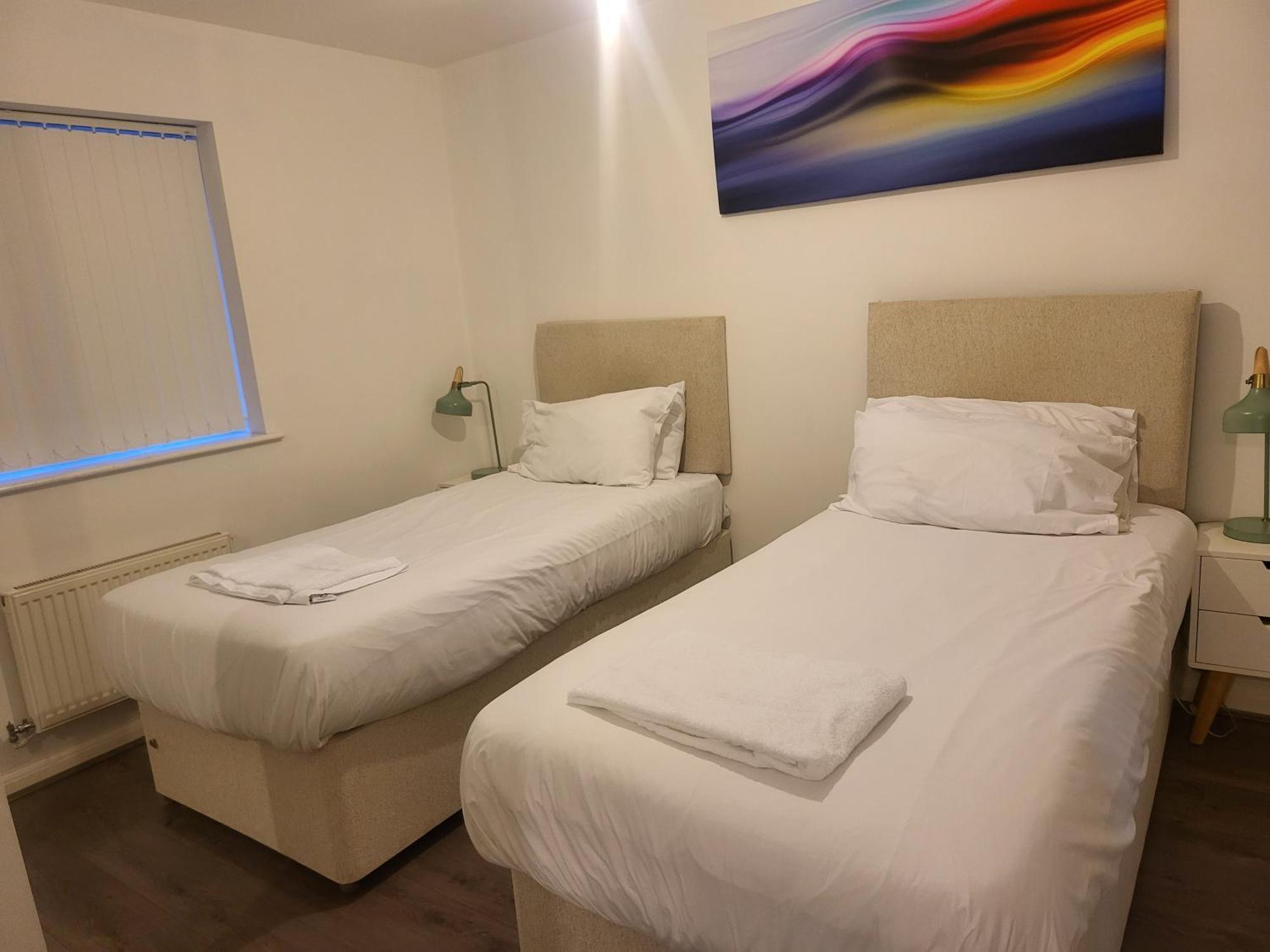 Garland Modern Apartment, Dartford 1 With Parking Extérieur photo