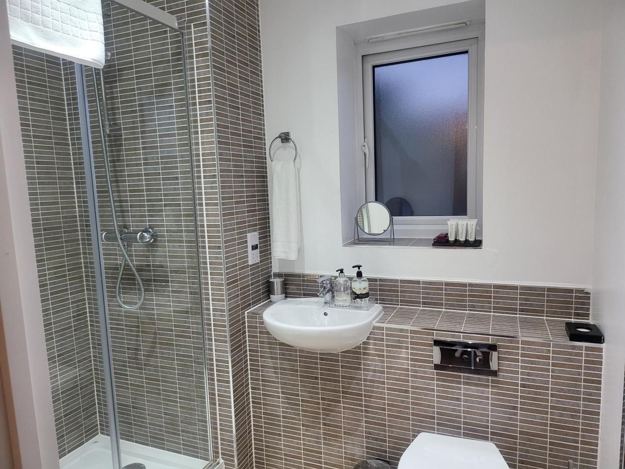 Garland Modern Apartment, Dartford 1 With Parking Extérieur photo