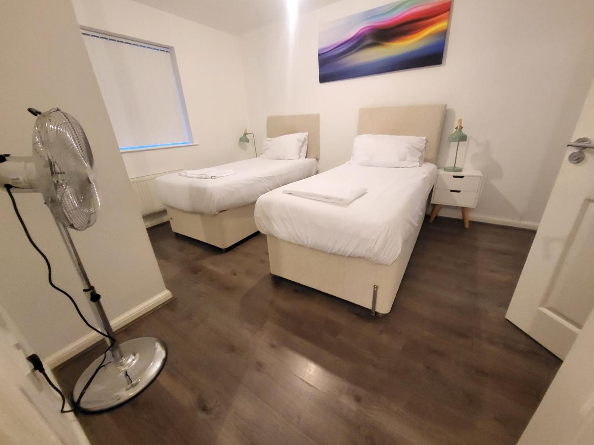 Garland Modern Apartment, Dartford 1 With Parking Extérieur photo