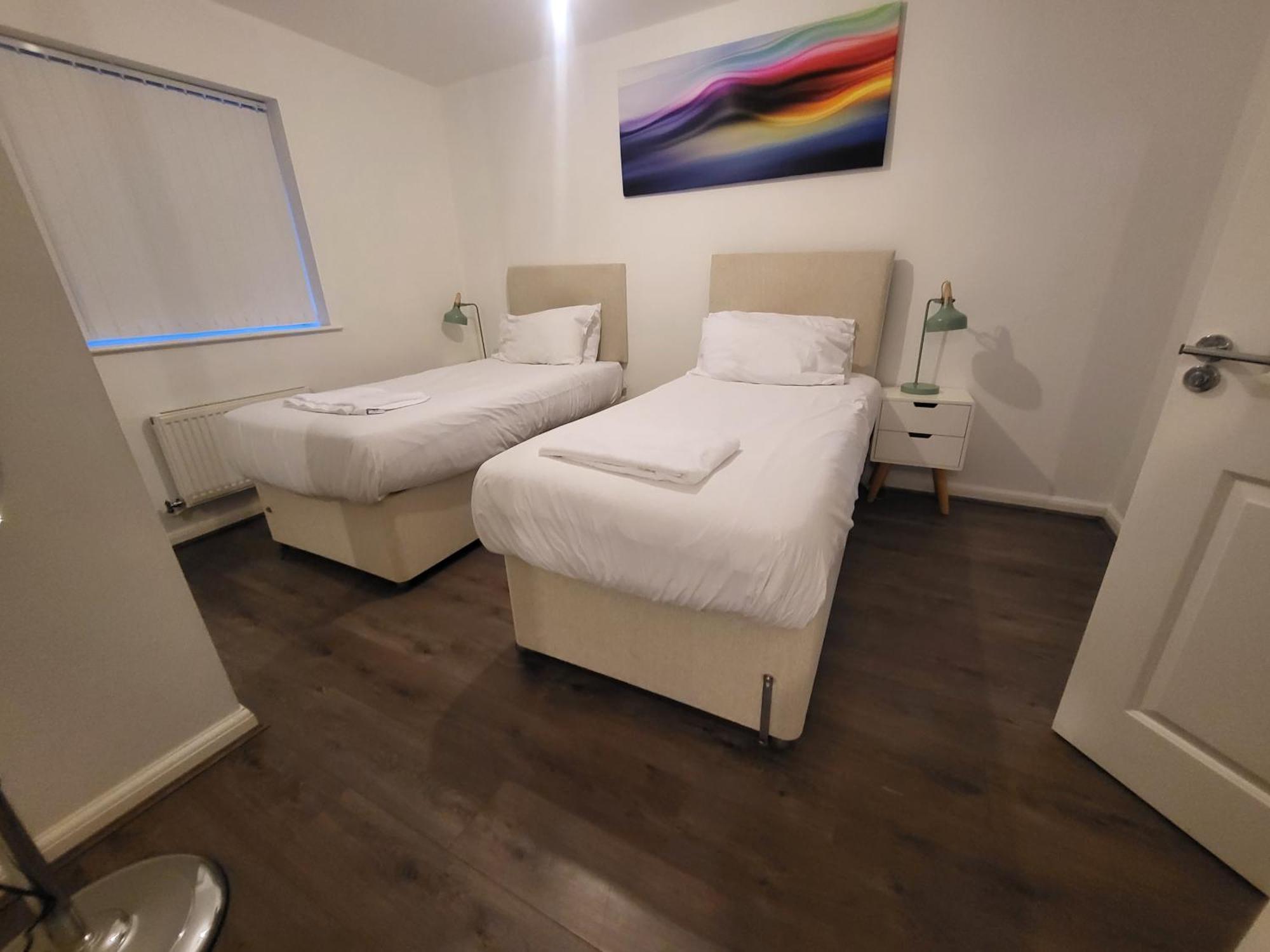 Garland Modern Apartment, Dartford 1 With Parking Extérieur photo